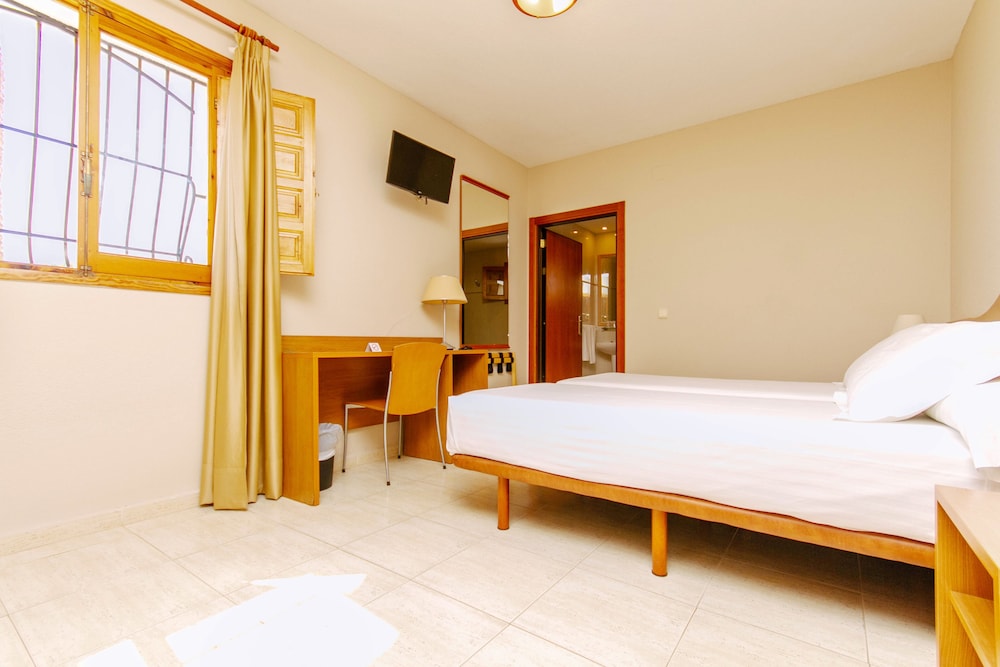 Triple Room - Photo 2