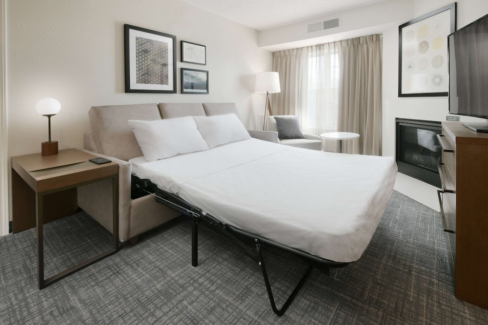 Room, 1 Queen Bed with Sofa bed, Accessible (Hearing) photo 2