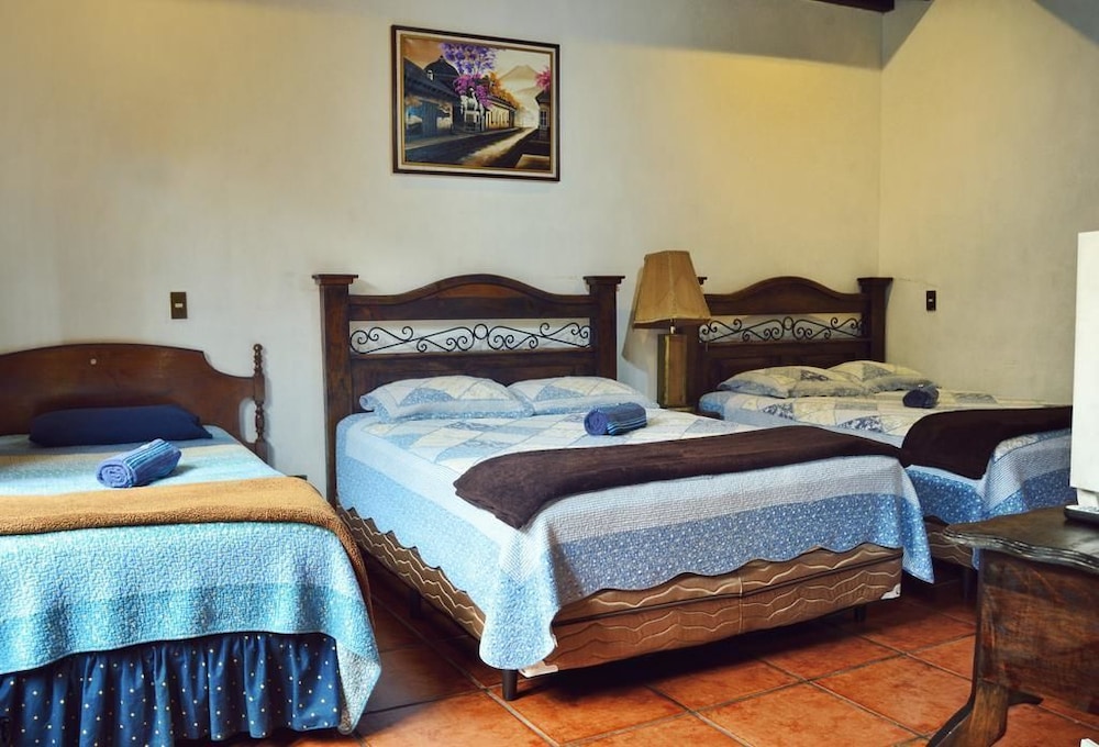 Family Room, 2 Queen Beds, Non Smoking