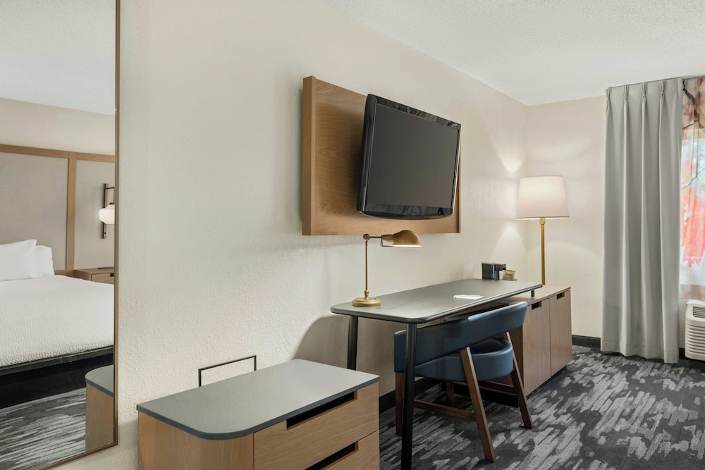 Room, 2 Queen Beds - Photo 3