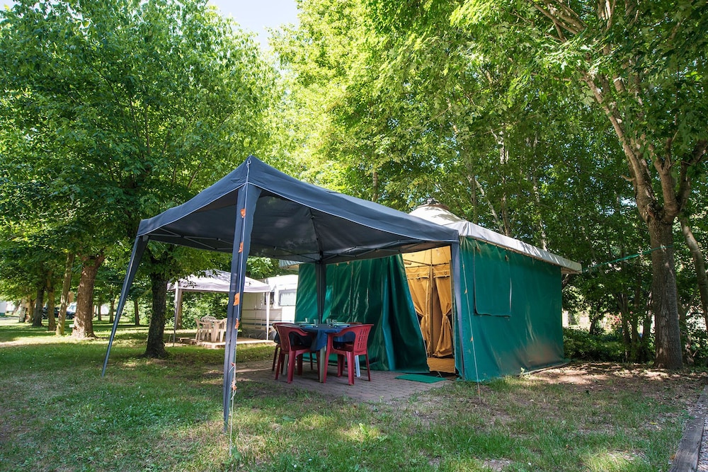 Tent, 2 Bedrooms photo 1