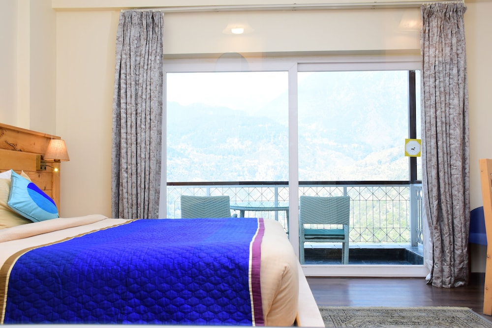 The Monal Suite with Private Balcony - Photo 8