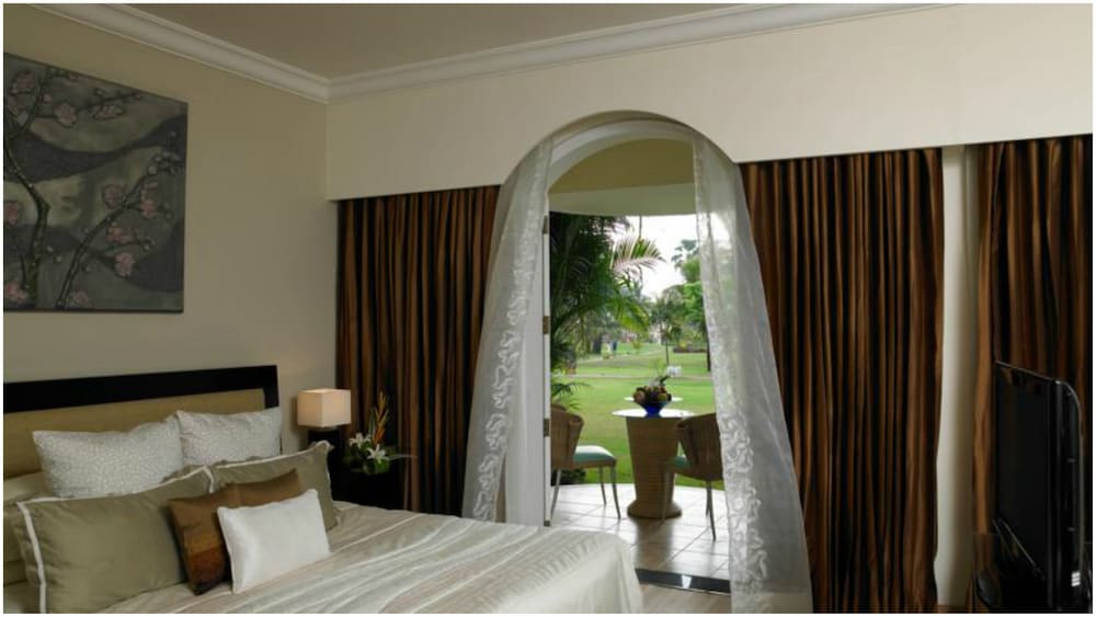 Premium Room - Photo 8
