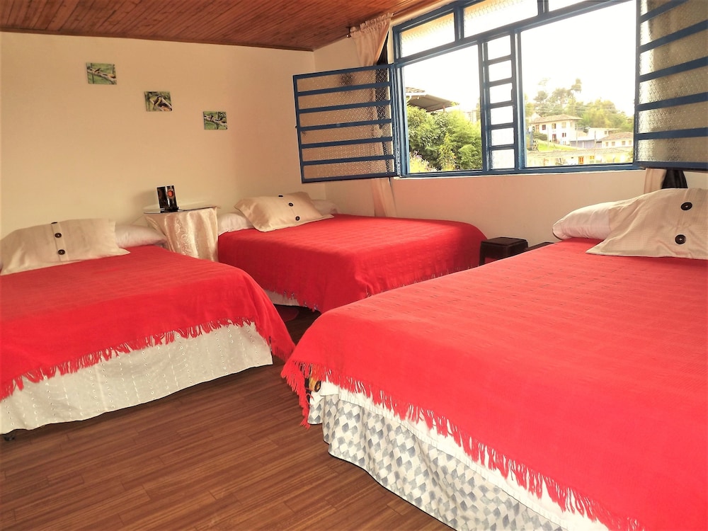 Family Triple Room, 1 Bedroom, Private Bathroom photo 2