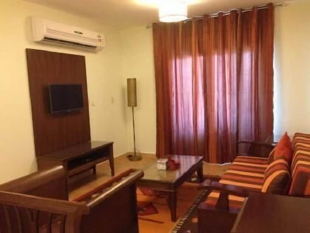 Chalet, 2 Bedrooms, Private Pool photo 1