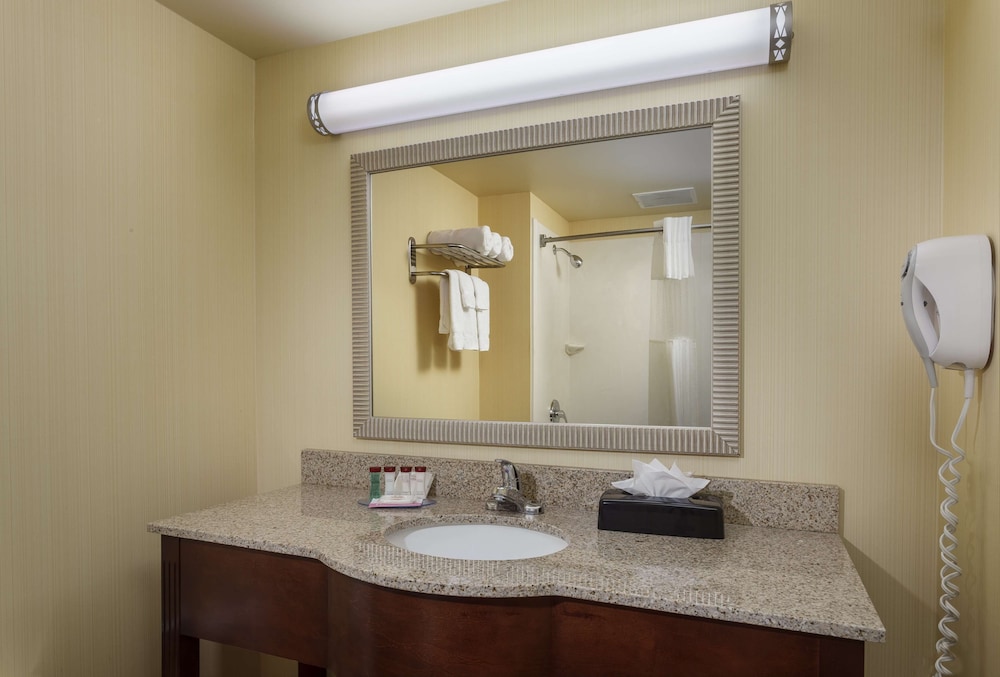 Family Suite, Multiple Beds, Non Smoking, Refrigerator & Microwave - Photo 1
