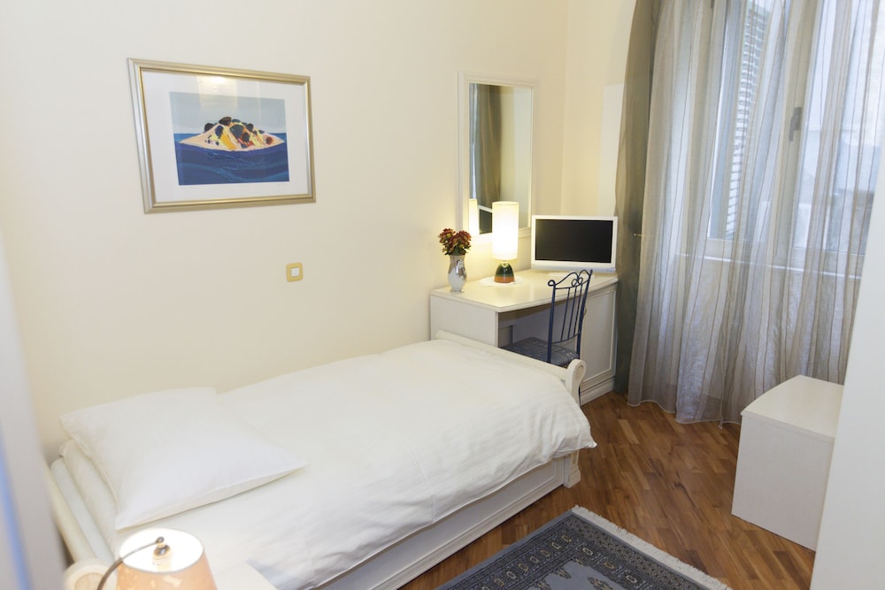 Single Room photo 1