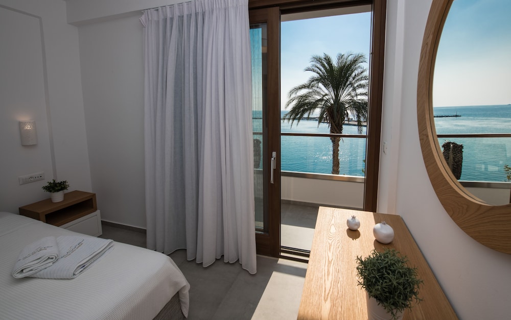 Premium Double Room, Sea View photo 2