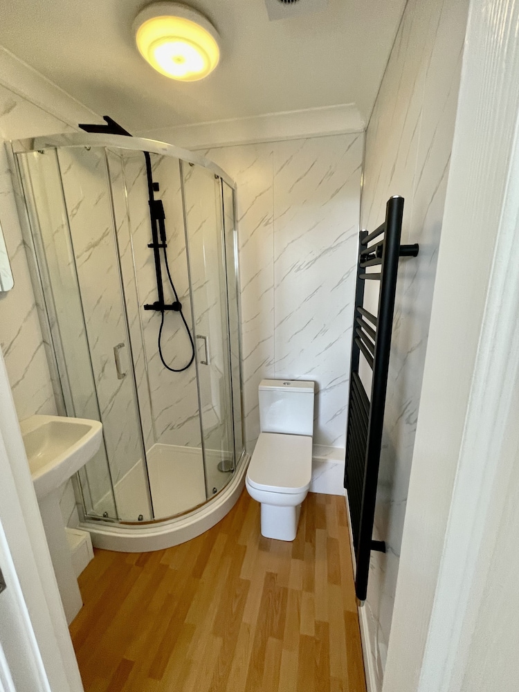 Executive Apartment, Private Bathroom photo 3