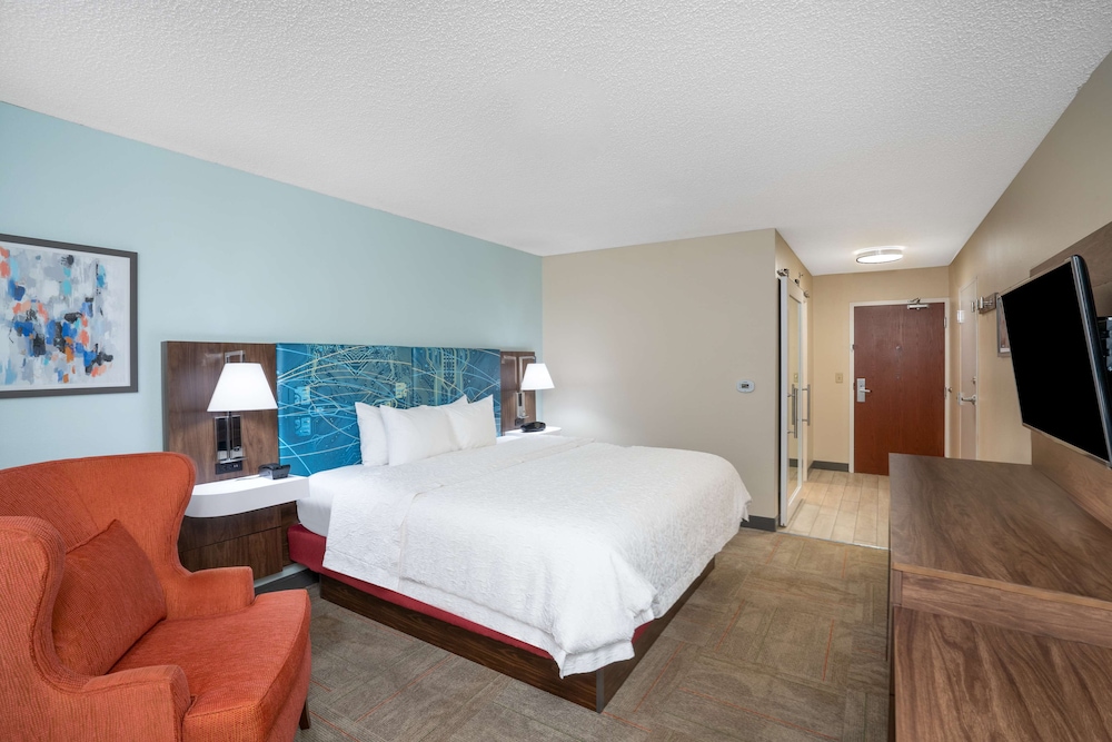 Suite, 1 King Bed, Accessible, Non Smoking - Photo 2