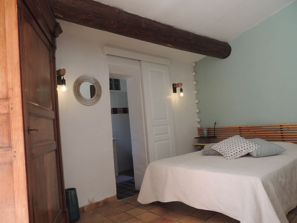 Standard Double Room, Private Bathroom ( Aubergine) photo 1