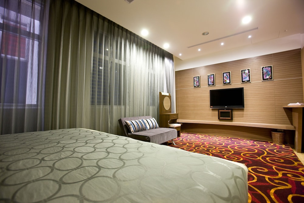 Signature Quadruple Room, Multiple Beds photo 3