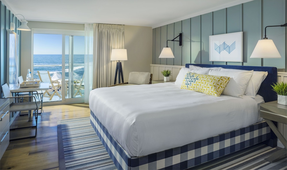 Deluxe Two Bedroom Oceanfront Suite