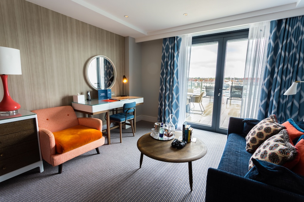 Suite, Marina View photo 3