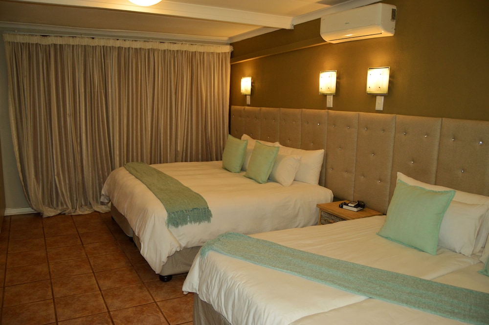 Family Room, 1 Bedroom photo 1