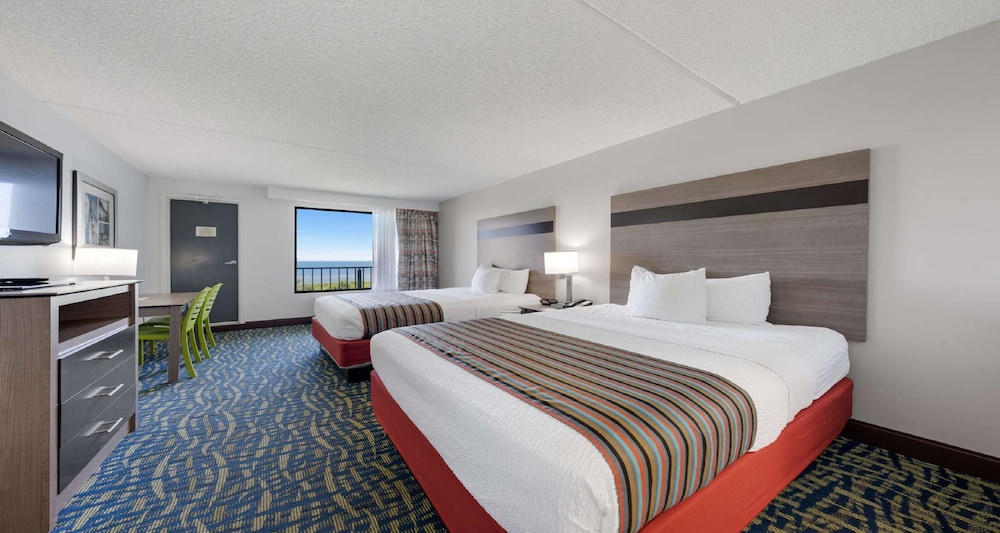 Standard Room, 2 Queen Beds, Balcony, Oceanfront (Pet Friendly) - Photo 1