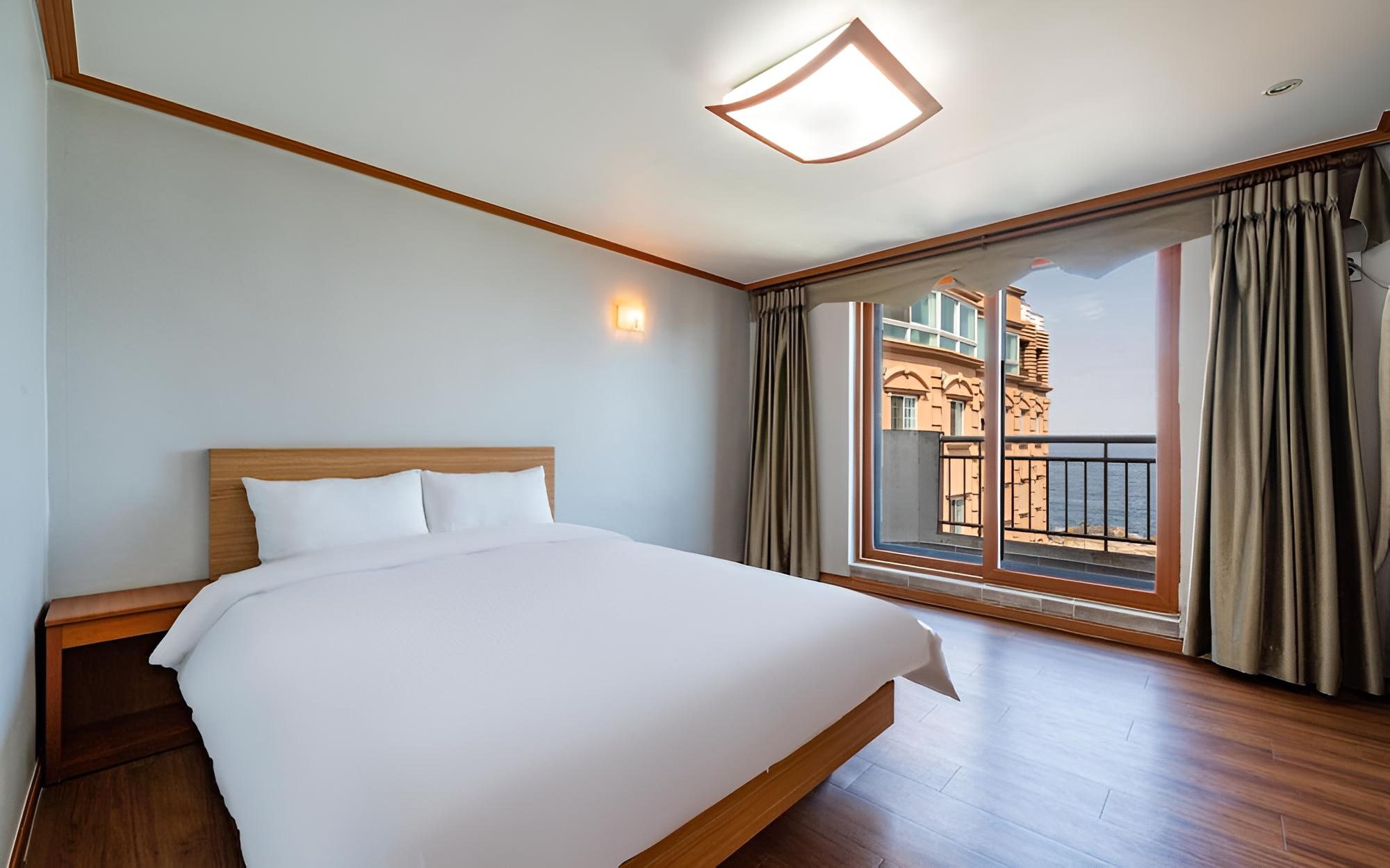 Room (Donghae 606 (15 rooms/wide ocean view) - Photo 1