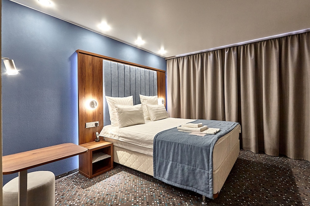 Junior Double Room