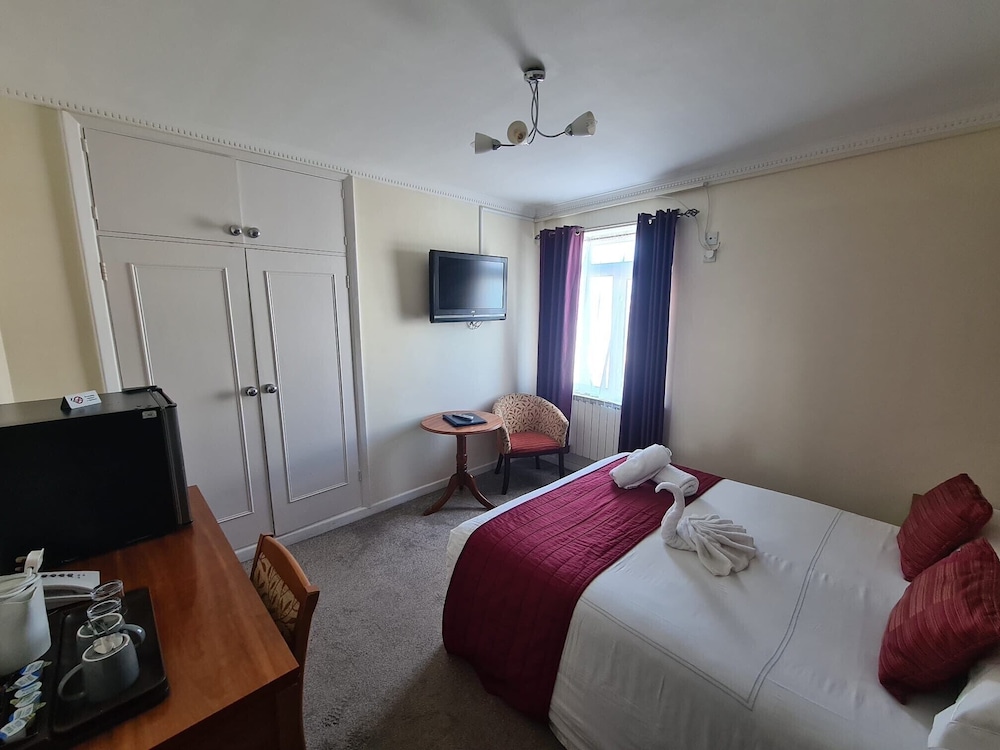 Double Room, Ensuite (Partial Coastal View) photo 1