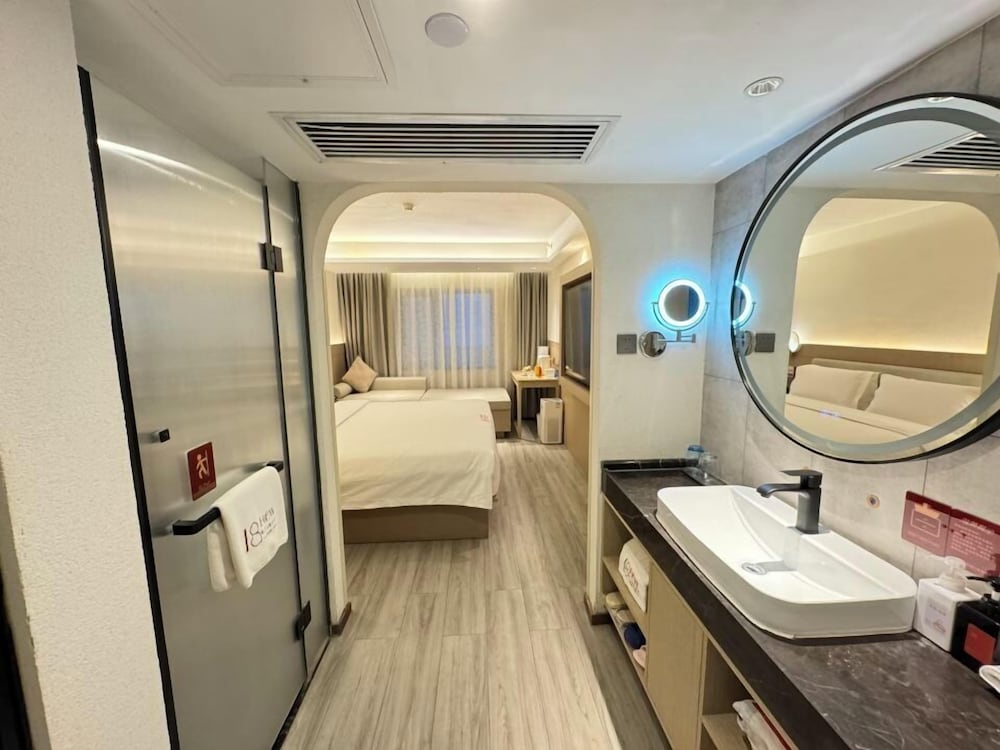 Basic Triple Room