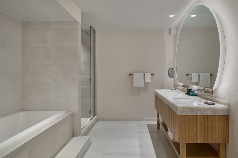 Grand Room, 2 Bedrooms, Mountain View - Photo 14