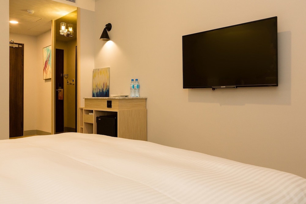 Business Double Room(for half board plan, dinner is served 20:00 - 22:00,last admission is 21:30) photo 3