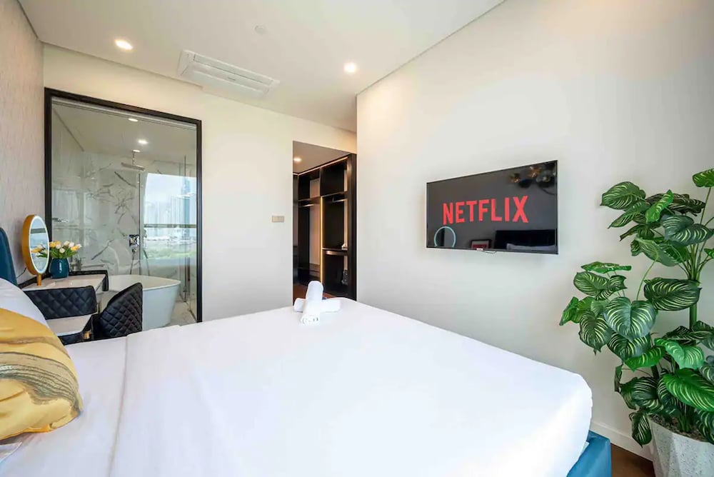 Family Suite, 4 Bedrooms, Business Lounge Access (Free Visa)