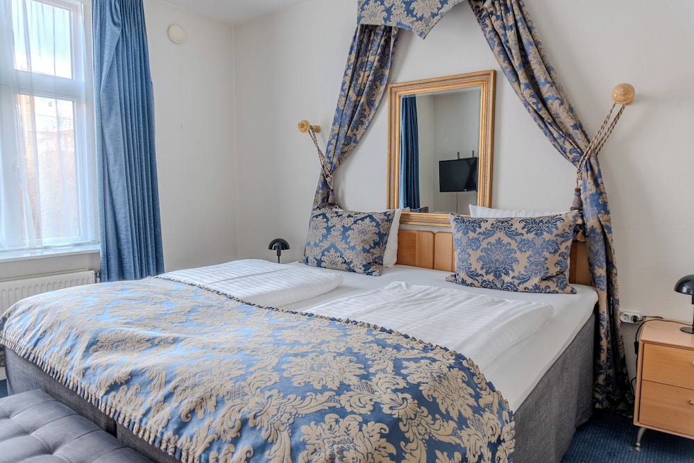 Deluxe Suite photo 1