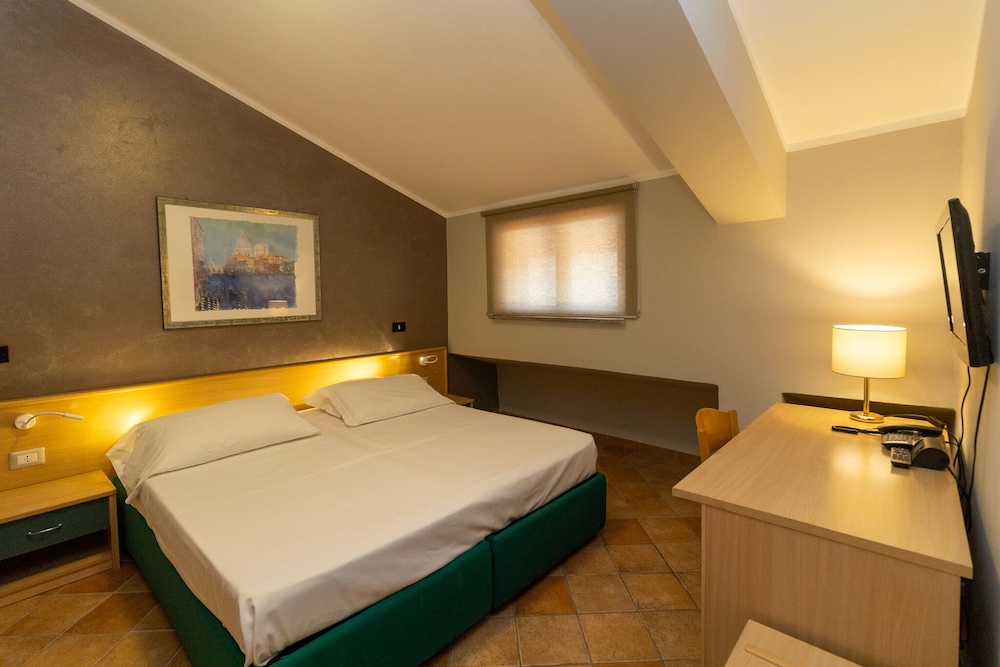 Economy Double Or Twin Room photo 1