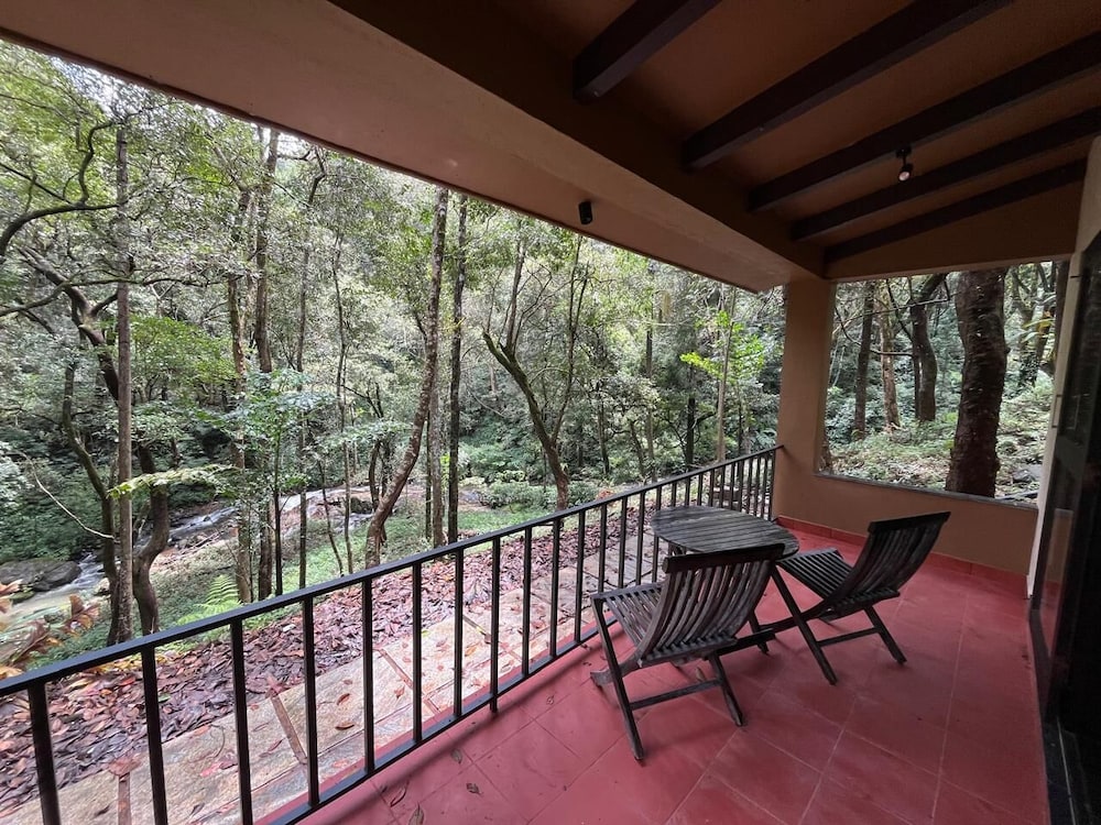 Tranquil Stream Side Cottage