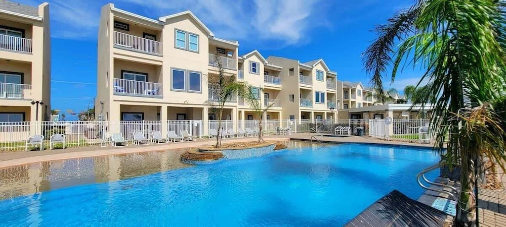 Condo, 3 Bedrooms photo 1