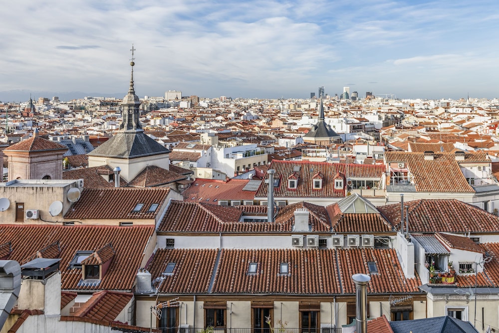 The Innside Room City Rooftop View
