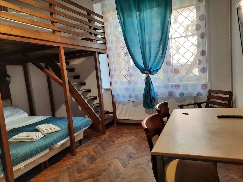 Family Room, Multiple Beds, Non Smoking photo 2