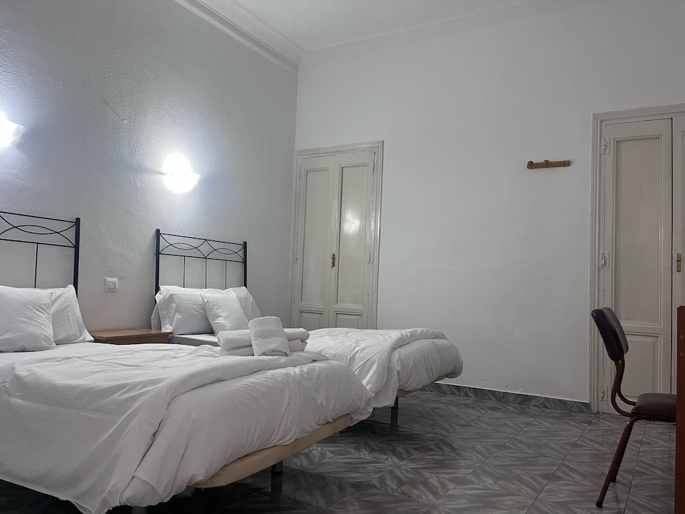 Habitación Doble Económica, Baño Compartido