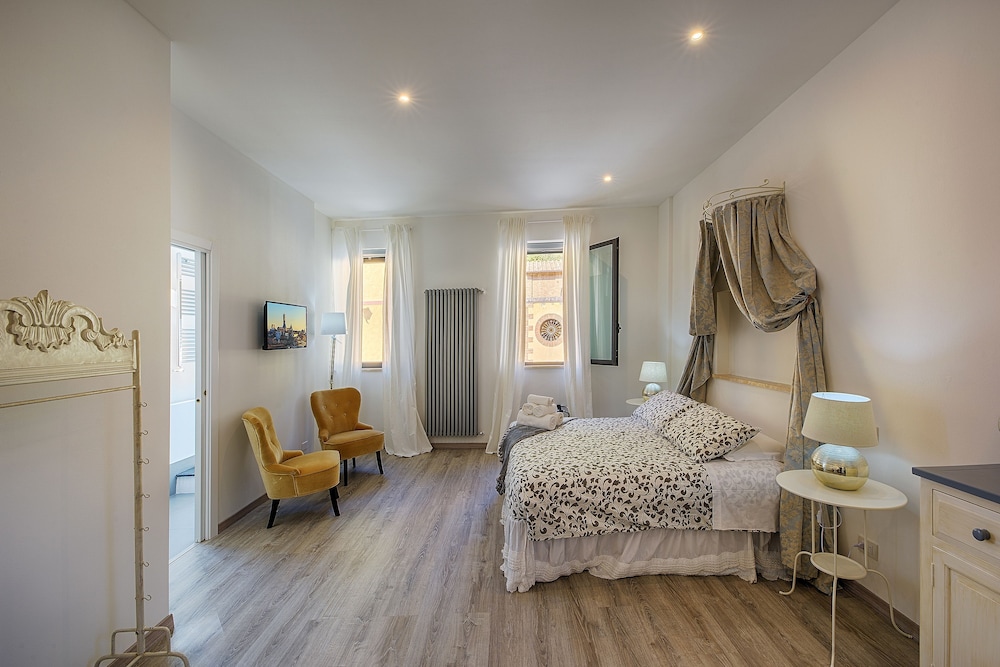 Exclusive Studio Suite (Chianti)