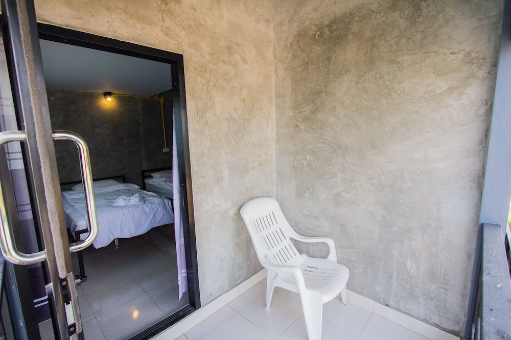 Standard Triple Room - Photo 6