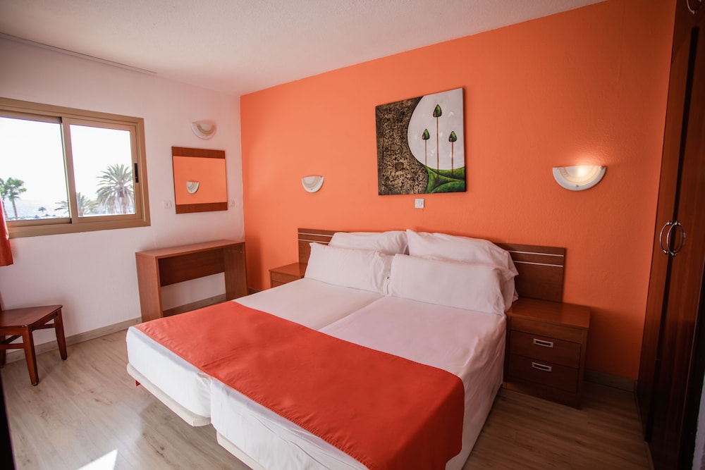Premium Apartment, 1 Bedroom, Pool View (2 Adults and 1 Child)