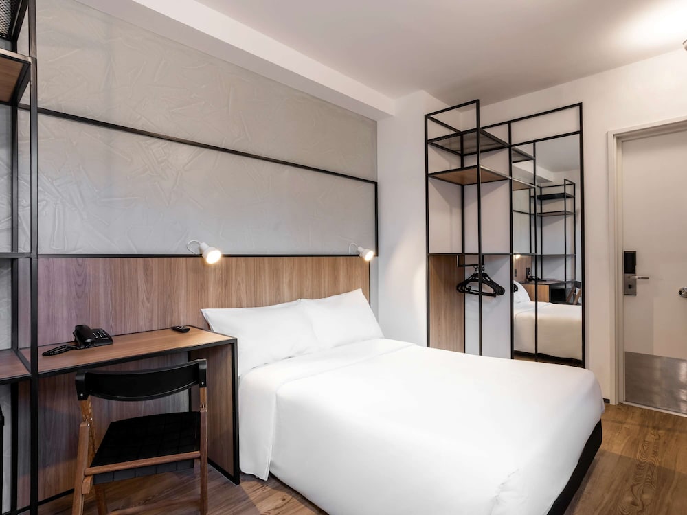 Standard Room, 1 Double Bed, Accessible (Accessible) - Photo 2