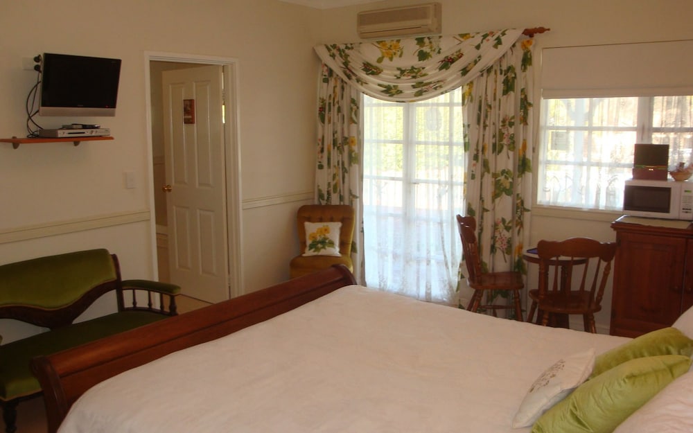 Standard King Suite photo 3