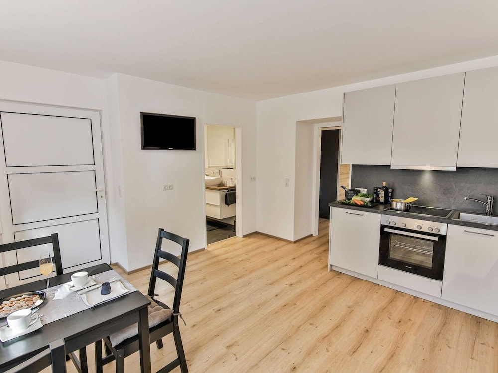 Classic Apartment, 2 Bedrooms photo 2
