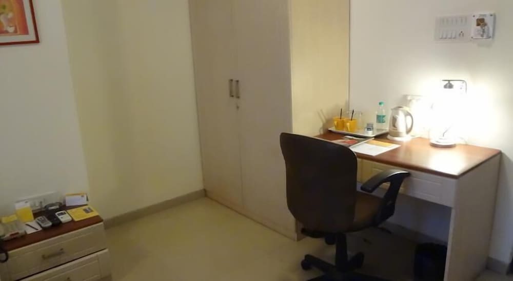 Room - Photo 7