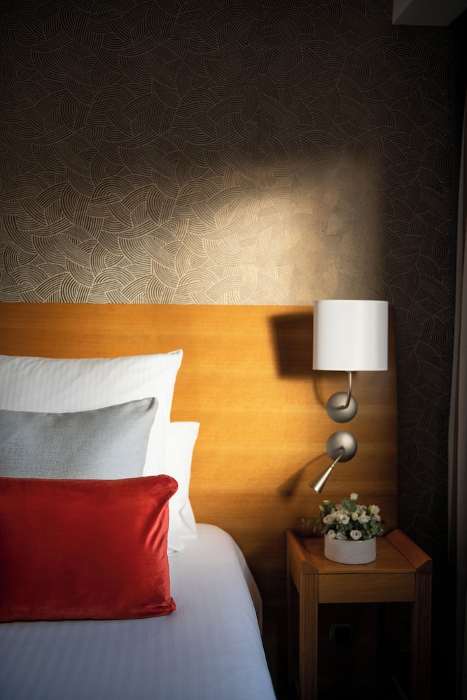 Standard Room, 1 King Bed - Photo 2
