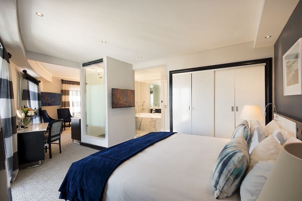 Suite - Photo 3