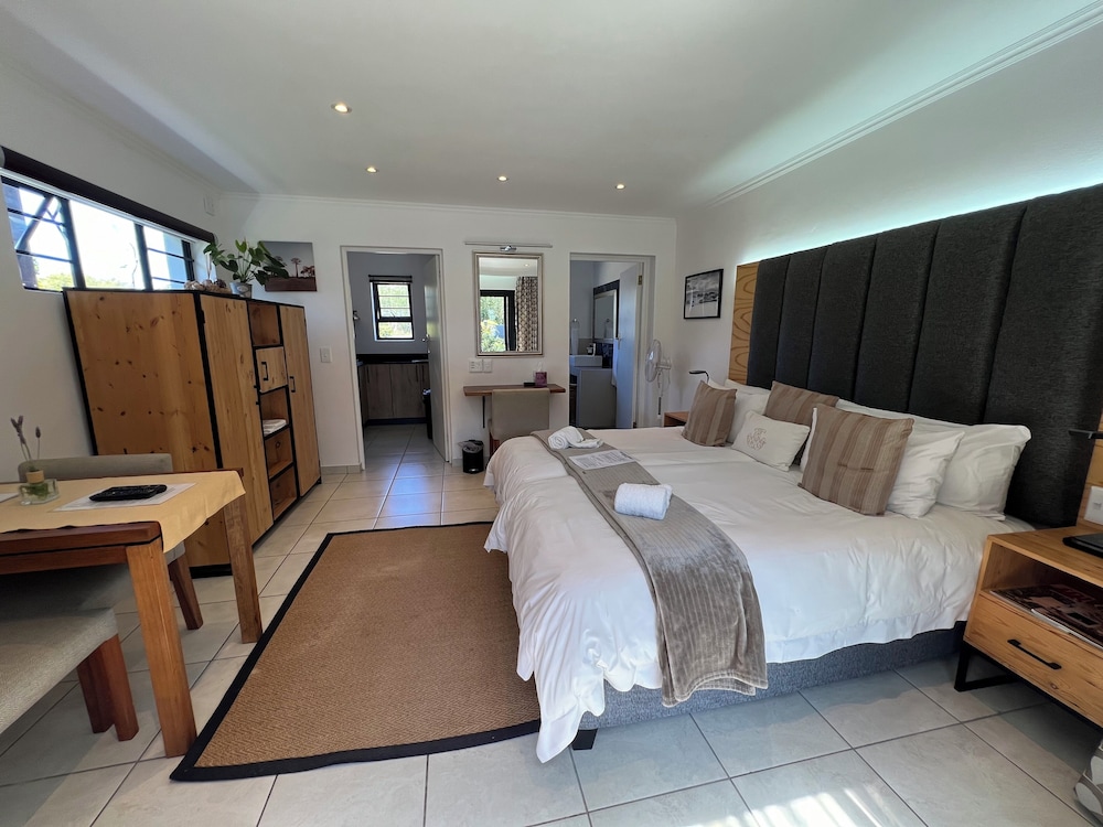Superior Twin Room, Kitchenette photo 2
