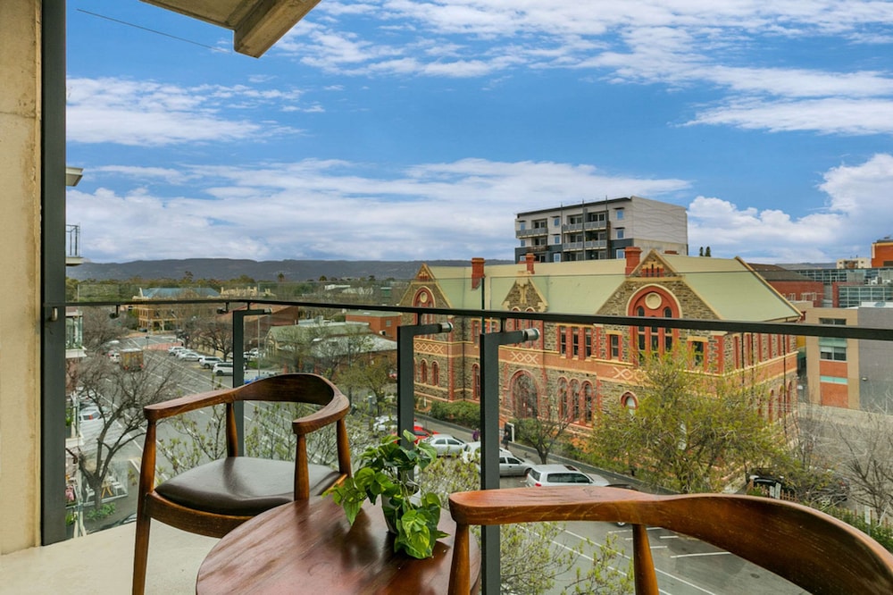 Deluxe Suite, Balcony