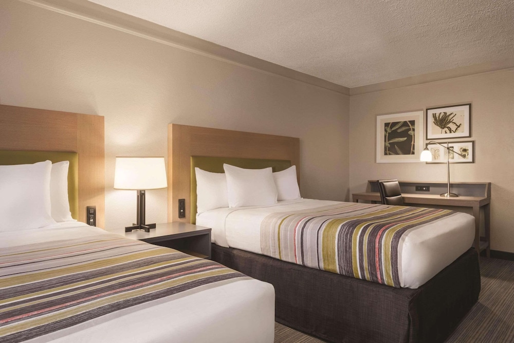 Room, 2 Queen Beds, Non Smoking - Photo 1