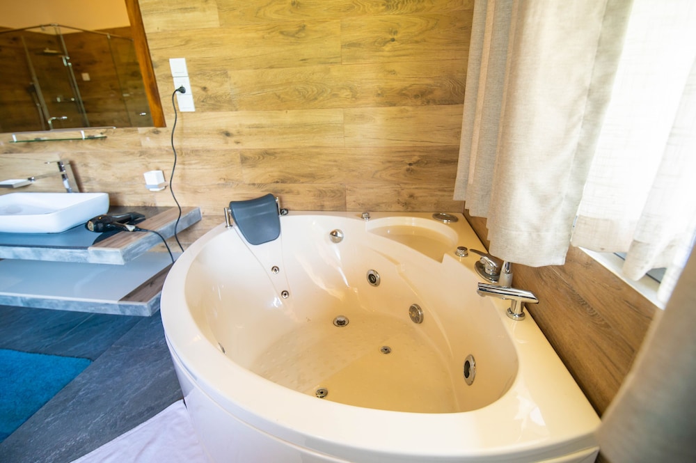 Elegant Double Suite