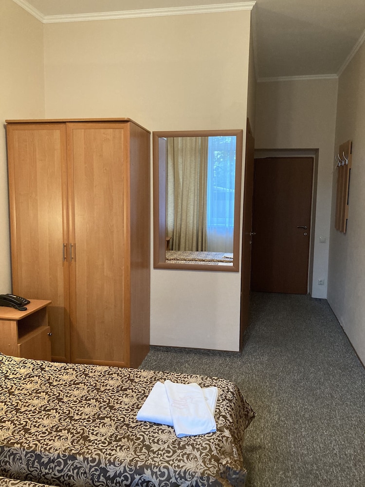 Standard Twin Room (Without balcony) photo 2