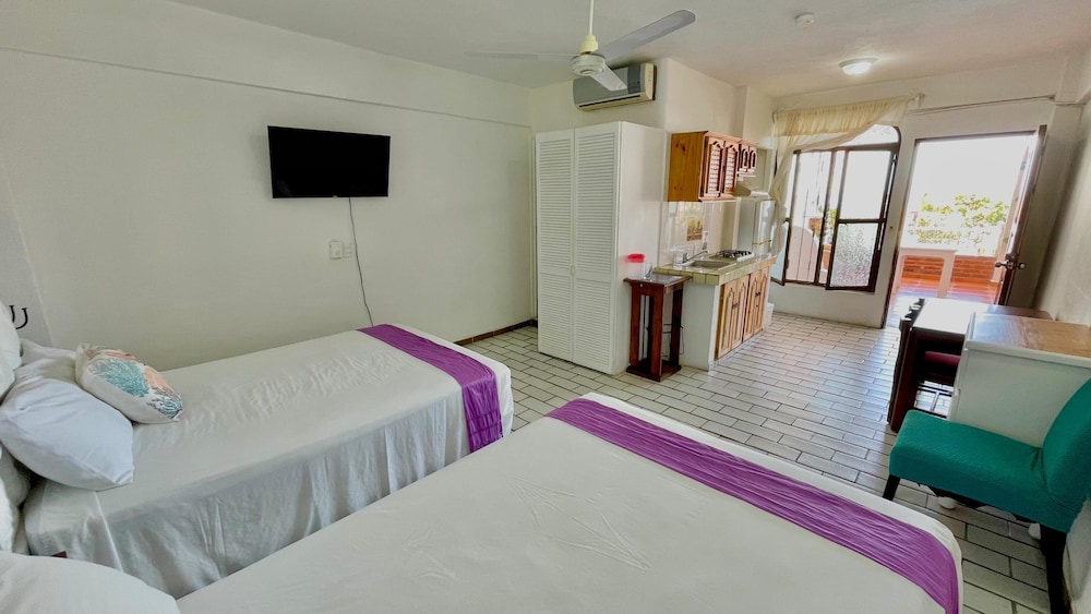 Junior Suite, Partial Sea View photo 3