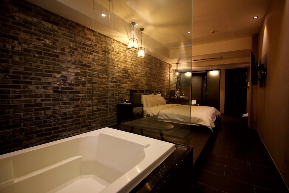 Premium Room (No Breakfast on Mondays) photo 3